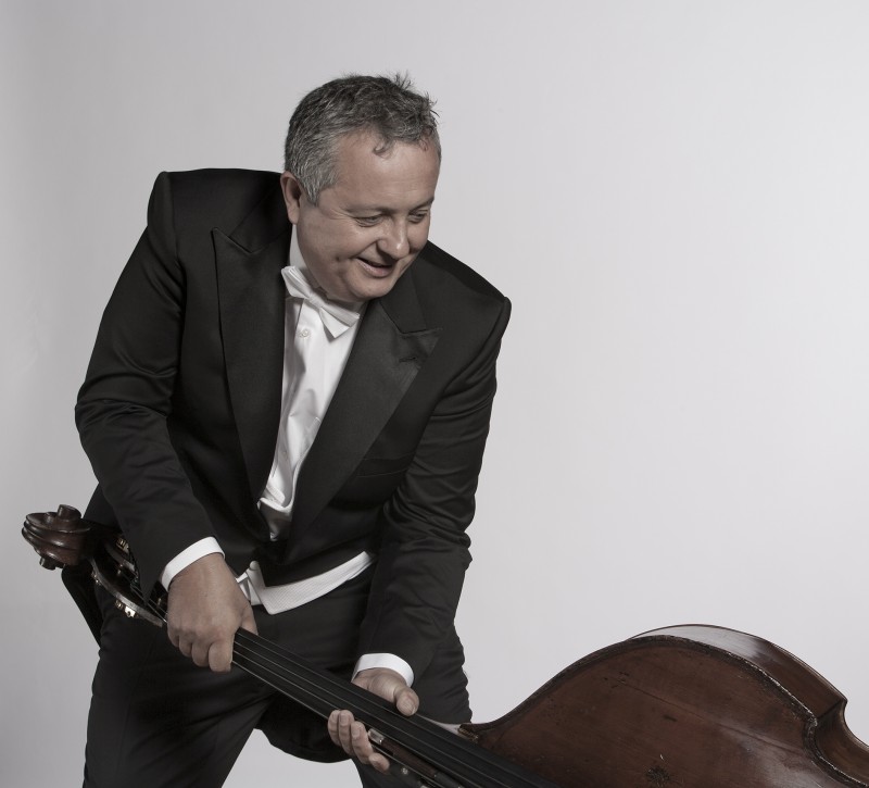 Javier Sapiña interpreta con la Banda Municipal 'El Gegant de Fusta'