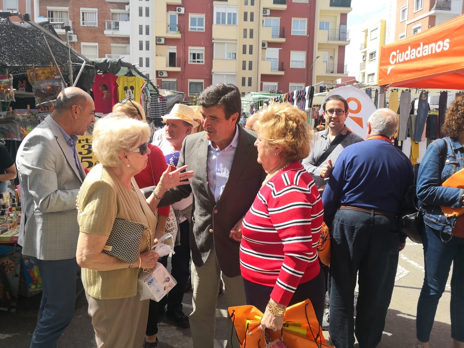 Fernando Giner se compromete a hacer realidad el centro cívico y el centro social del Cabanyal en dos años