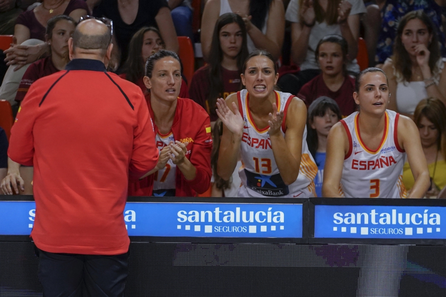 Victorias para las jugadoras de Valencia Basket antes del Eurobasket