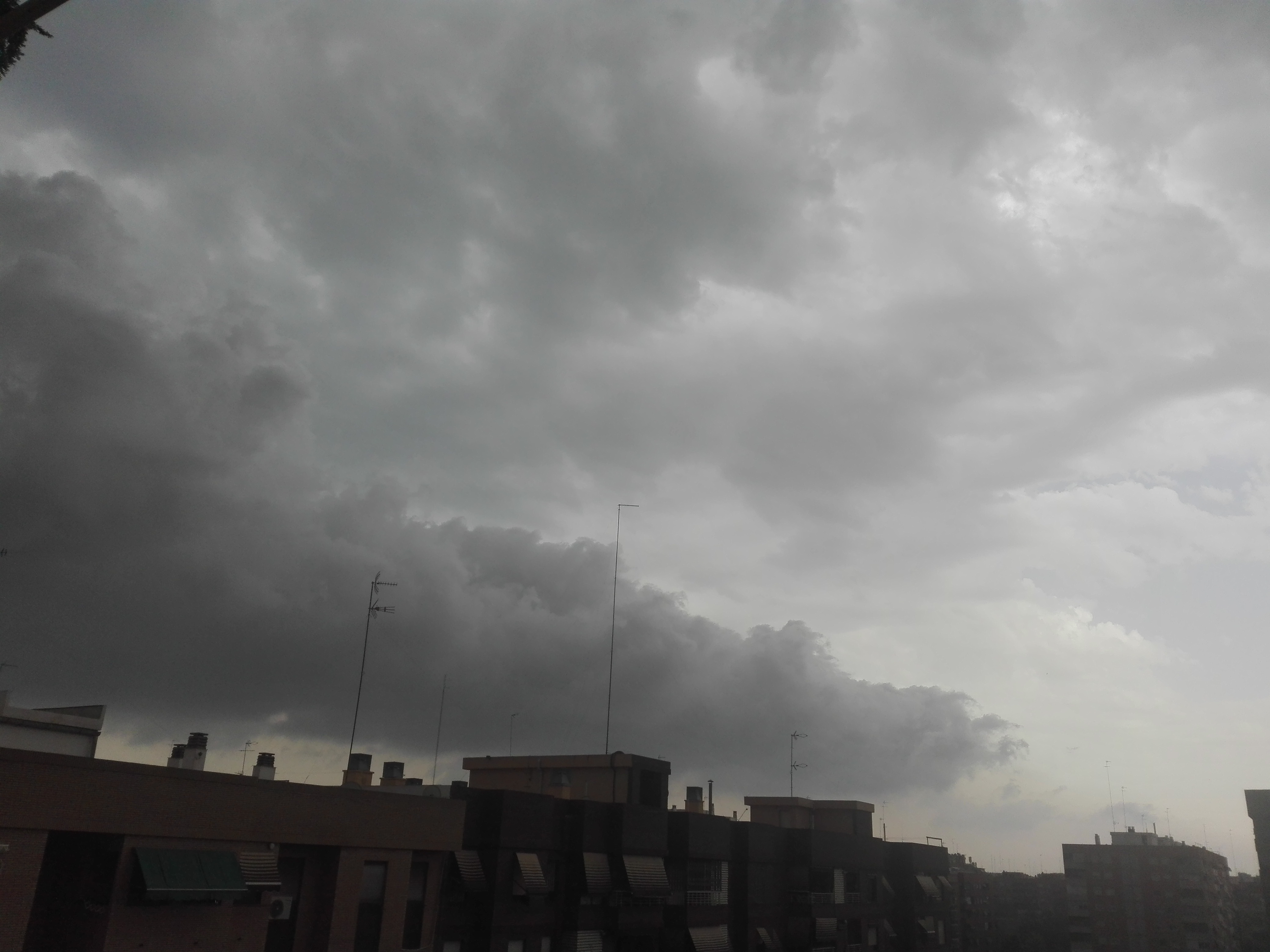 Aviso por fuertes tormentas para hoy