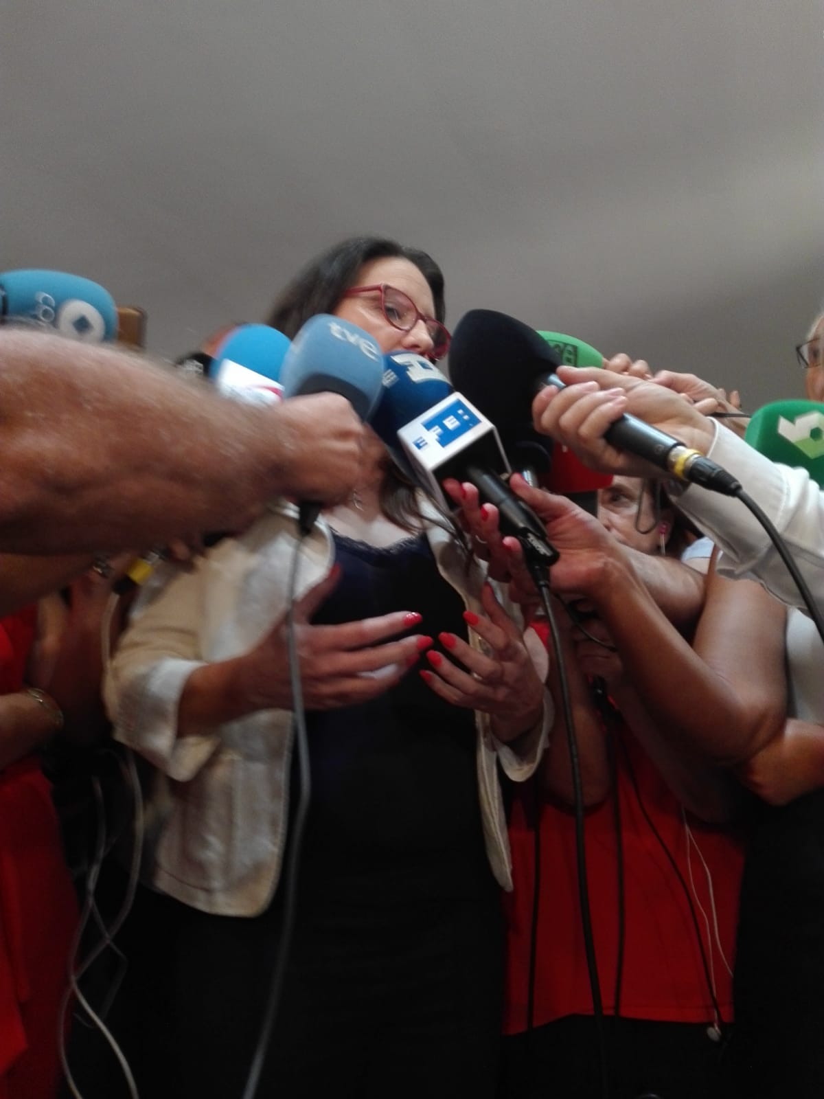 Una reunión, dos versiones, muchas dudas.