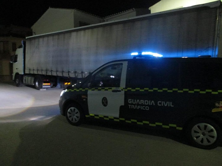 La Guardia Civil detiene en Requena a un varón que había sustraído un camión articulado con más de 70.000 euros en mercancía