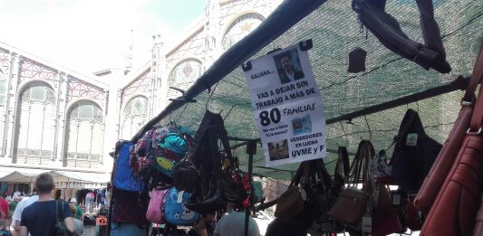 Los vendedores del mercadillo dominical del Mercado central se rebelan contra el Consistorio