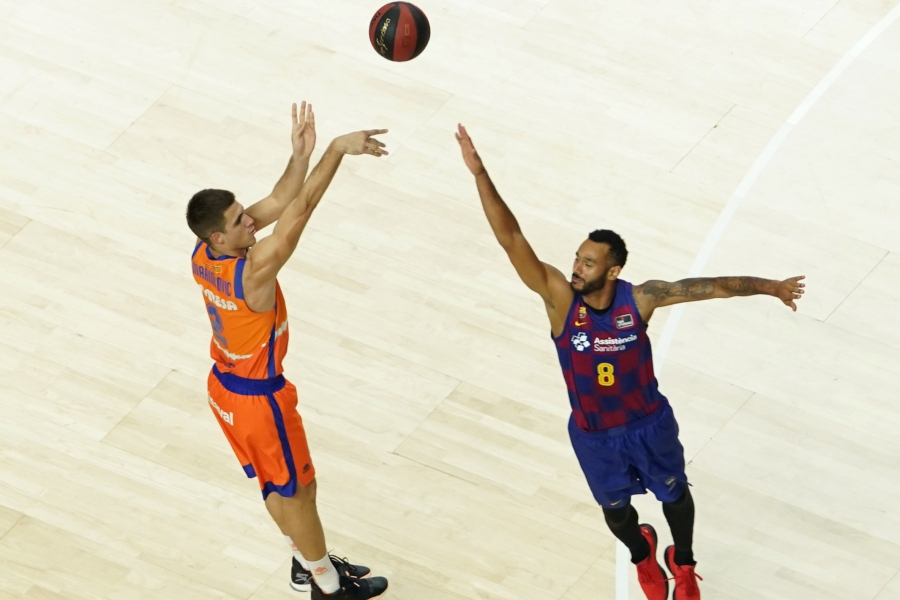 Valencia Basket roza la final de la Supercopa Endesa en un partido duro (71-65)