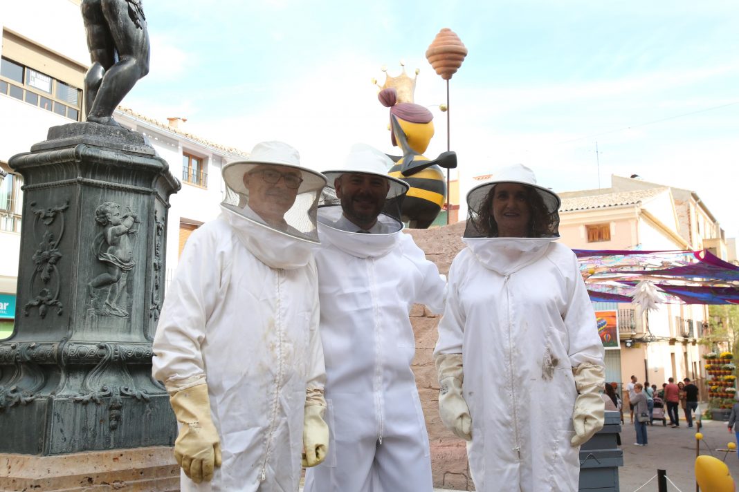 XIX Edición del Corte de miel en el municipio de Ayora