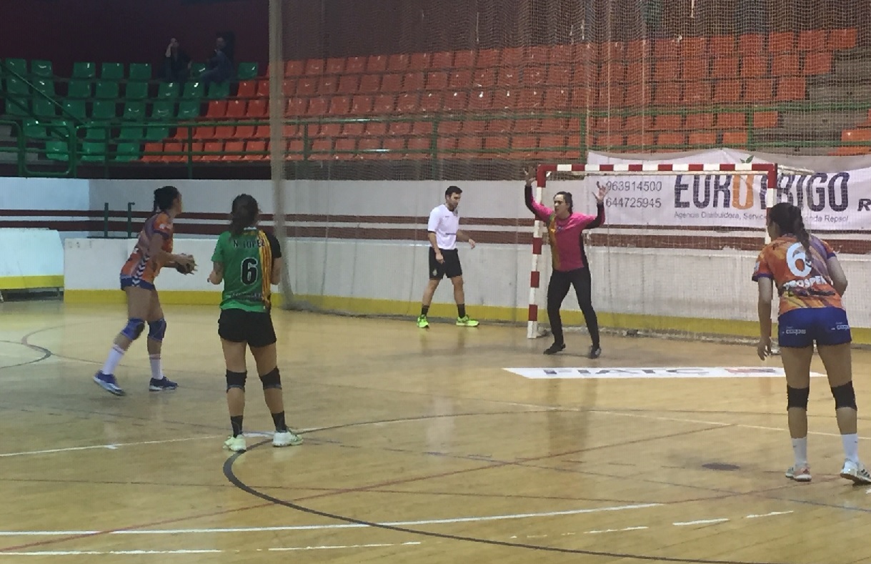 Balonmano Mislata, primera derrota ante el CB Castellón (25-29)