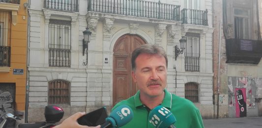 La gratuidad de la EMT Valencia para menores de 30 años enfrenta al PSPV de Sandra Gómez con Grezzi