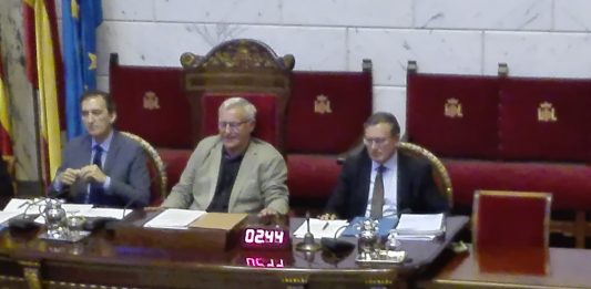 Ribó salva su reprobación gracias a Sandra Gómez ( PSPV)
