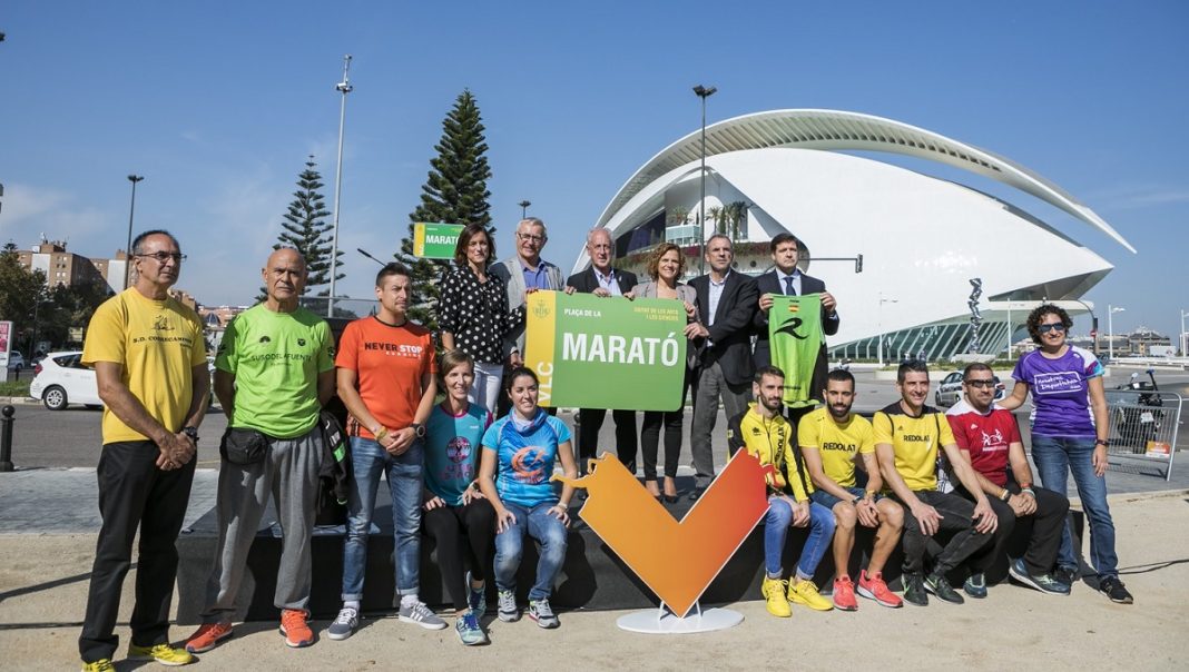 Valencia inaugura la ‘Plaça de la Marató’, un homenaje al Maratón ubicado justo en su salida