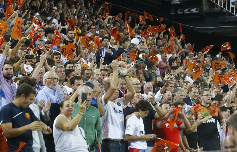 Mestalla presentó un ambiente espectacular en el regreso de la Champions