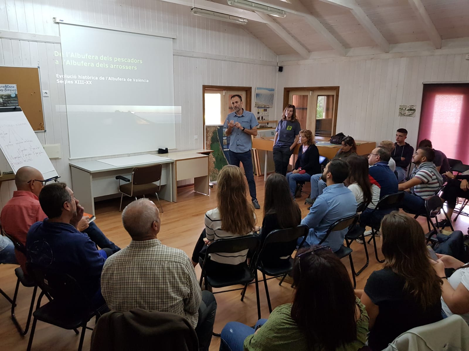 Sergi Campillo forma a barqueros para La Albufera pero olvida sacarla de la UCI y ni hablar de solucionar el problema del embarcadero