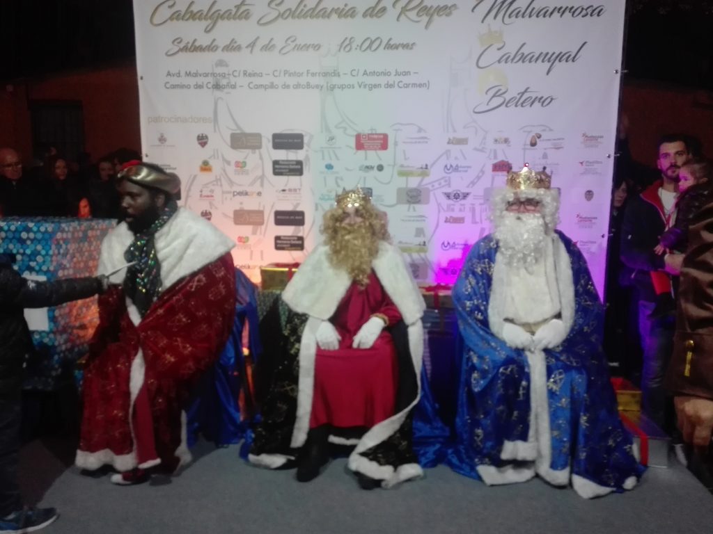 Cabalgata Solidaria del Sector Fallero Malvarrosa Cabanyal Beteró con exitazo de público