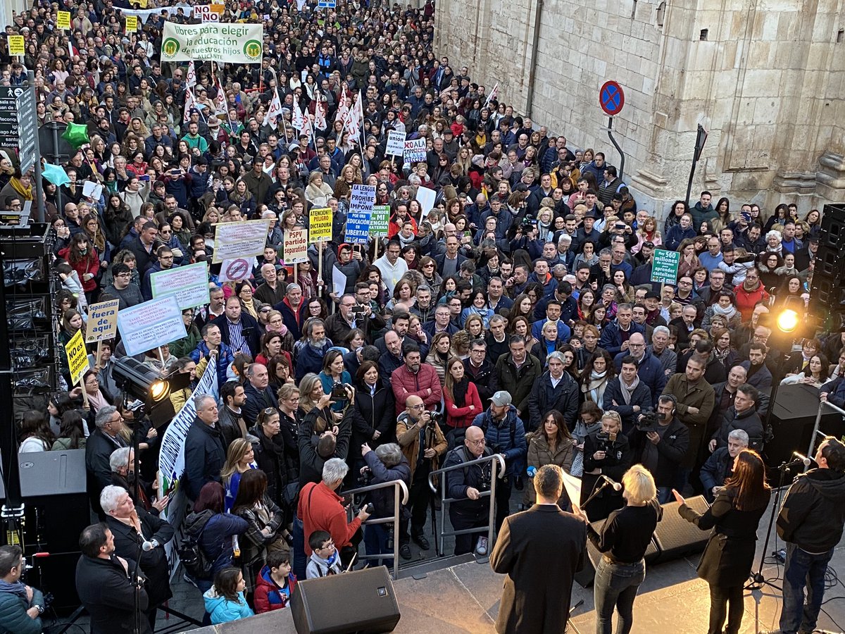 10000 personas en Orihuela y 12 concentraciones contra el decreto de plurilingüismo de Marzá