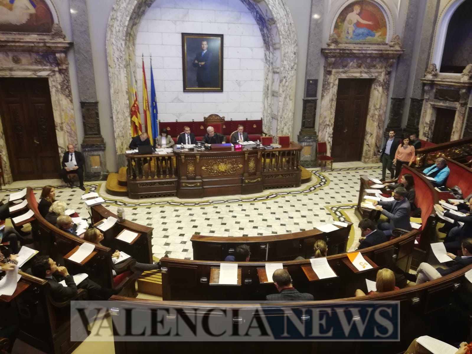 Lío en el Pleno de valencia a cuenta por el informe de intervención y las subvenciones a dedo
