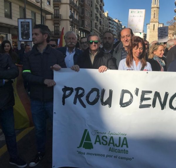 Vicente Montañez concejal de VOX del Ayuntamiento de Valencia en apoyo a los agricultores valencianos