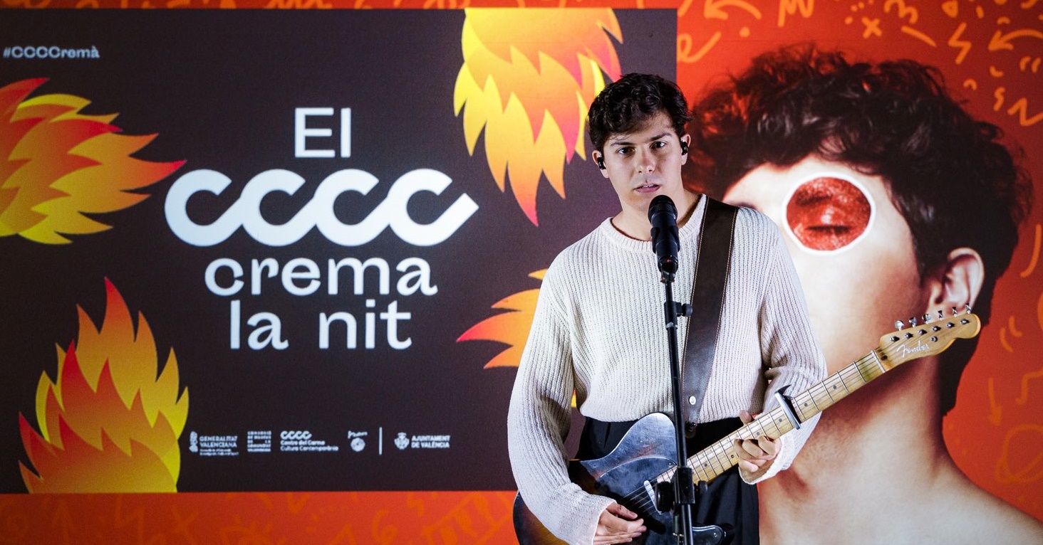 Fuset acorralado ante la canción en catalán para Fallas del triunfito catalán Alfred García