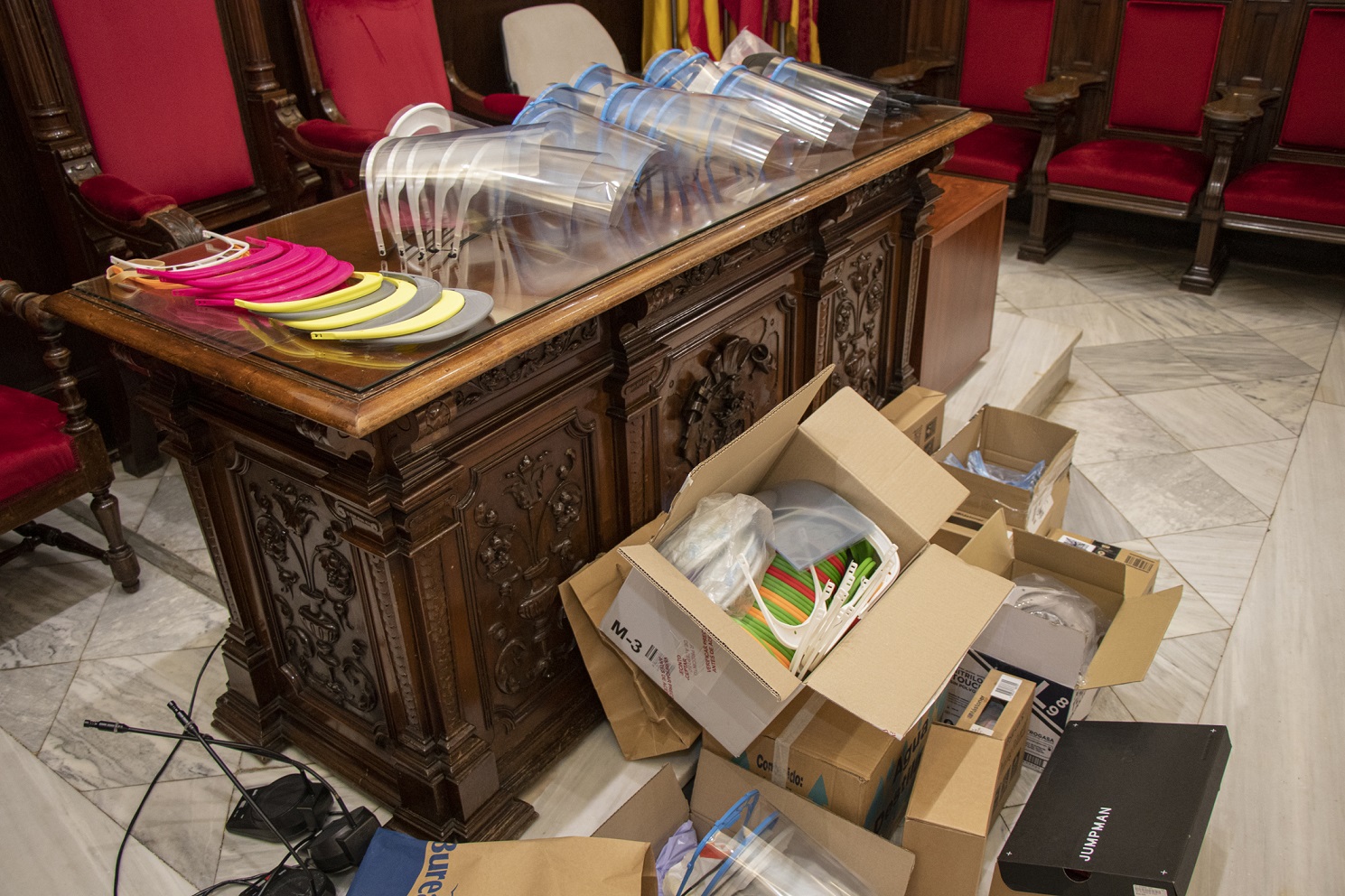 La Generalitat Valenciana envía a Sagunto material sanitario compuesto por mascarillas, guantes y gel desinfectante