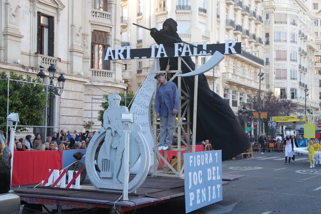 Una Cabalgata del Ninot express falta de público para repensar