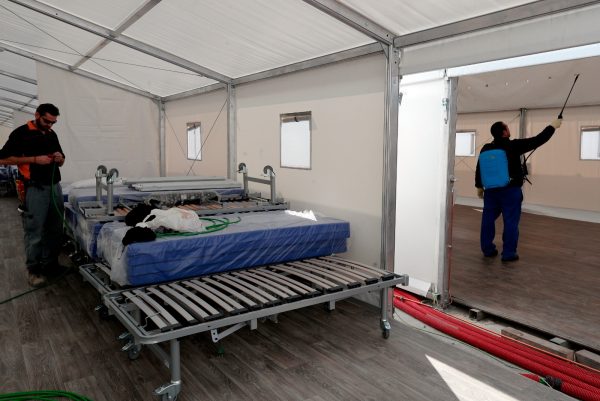 Los hospitales de campaña unos hornos este verano