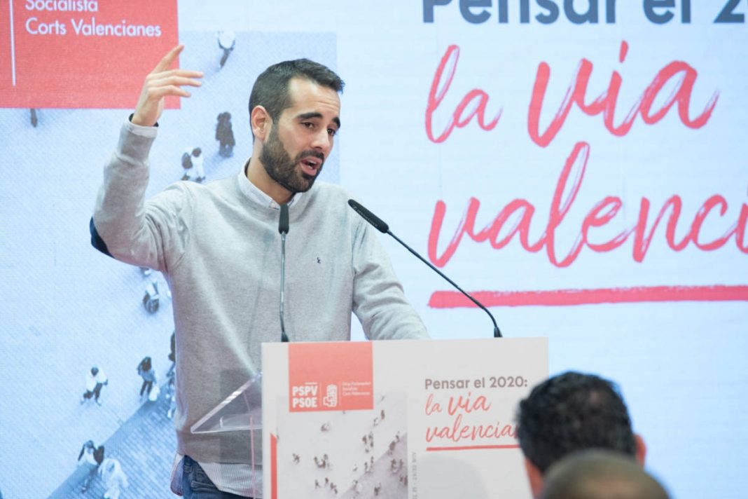 El secretario de organización del PSPV llama mentiroso a Carlos Mazón y se olvida valorar los pagos de Puig a su hermano o las retiradas de campañas de Junta electoral