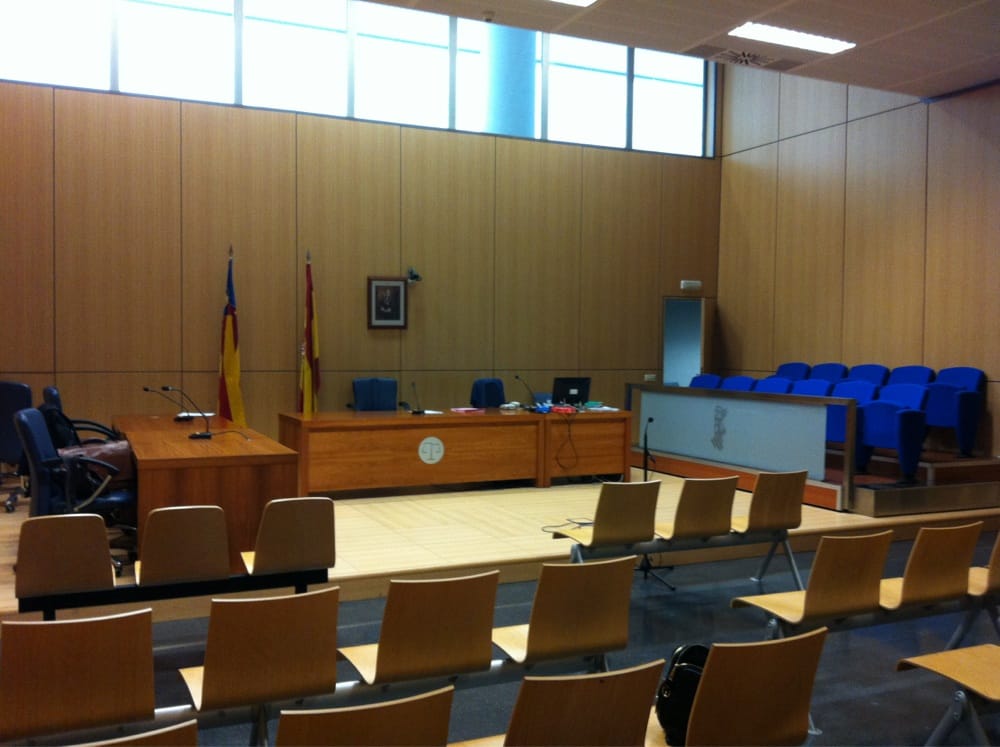 El Consell firma un convenio con la Federación Valenciana de Municipios y Provincias para fomentar el acceso a la justicia y mediación
