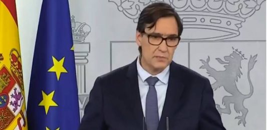 El Gobierno decide no imponer confinamientos domiciliarios y que las CC.AA. apliquen más restricciones