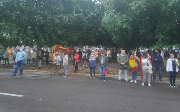 Hastío de los valencianos ante las medidas de confinamiento excesivas, y Pedro Sanchez pretende alargarlo un mes más.