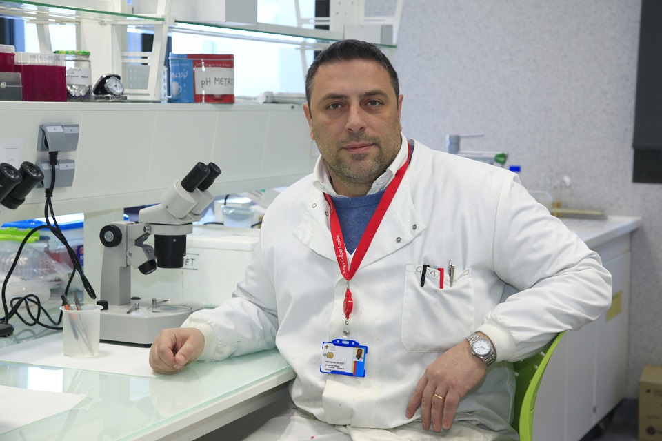 Salvatore Sauro profesor de la CEU UCH , nuevo vicepresidente de la asociación internacional de investigadores en materiales dentales