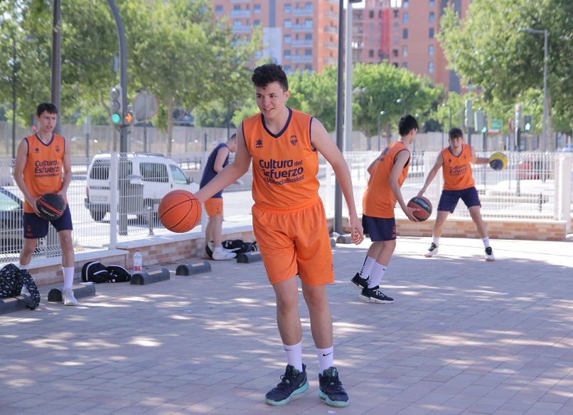 La cantera de Valencia Basket trabaja en distintos puntos de la ciudad