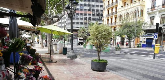 Las Floristerías de la Plaza del Ayuntamiento muy preocupadas y con una bajada del 80% de las ventas