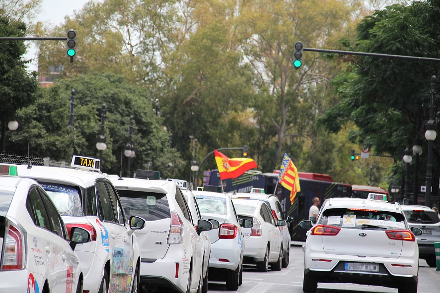 La Generalitat ahoga todavía más al taxi al imponer tres días de descanso obligatorio semanal en esta entrada hacia la nueva normalidad