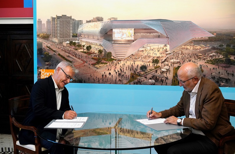 Juan Roig y Joan Ribó se reunen y firman el contrato de la concesión del suelo donde se construira el Arena