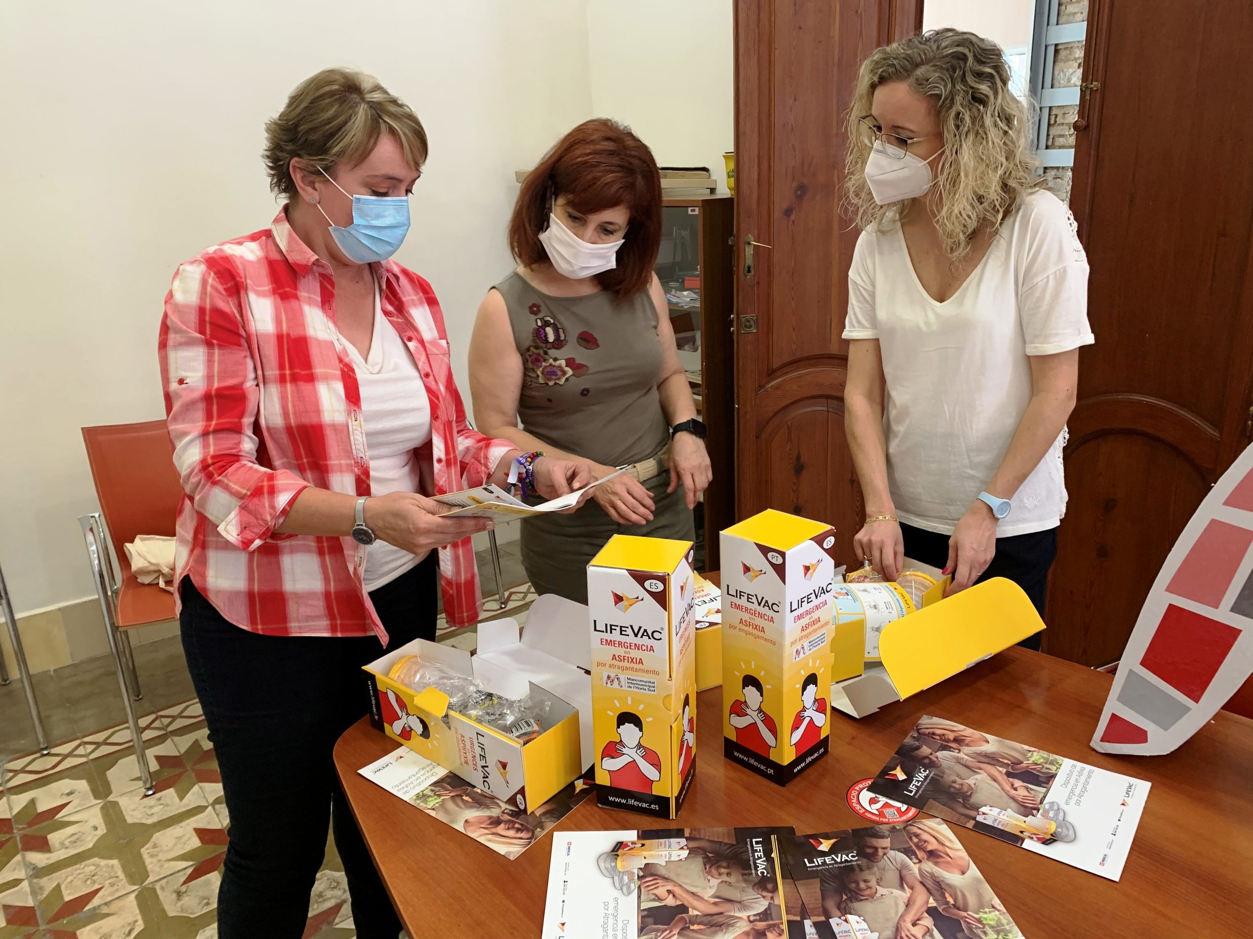 La Mancomunitat de l’Horta Sur distribuye 167 equipos anti asfixia por atragantamiento
