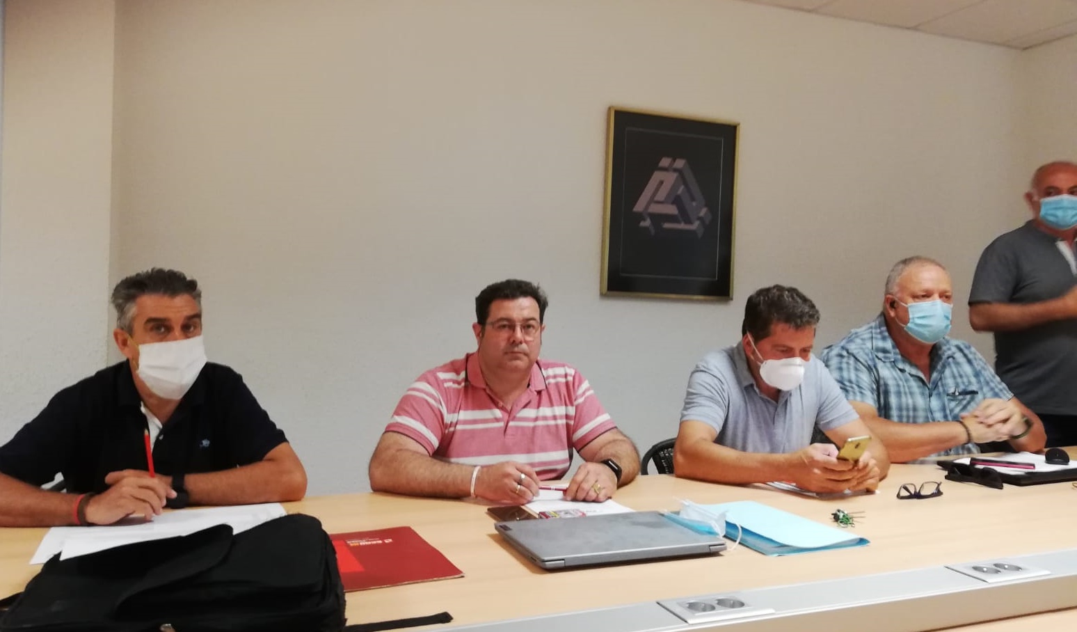 Los trabajadores de la EMT Valencia preparan el "hacha de guerra" contra el Gobierno Municipal