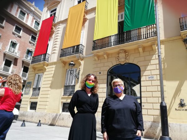 la Diputada y concejala Gloria Tello junto a la concejala Luisa Notario