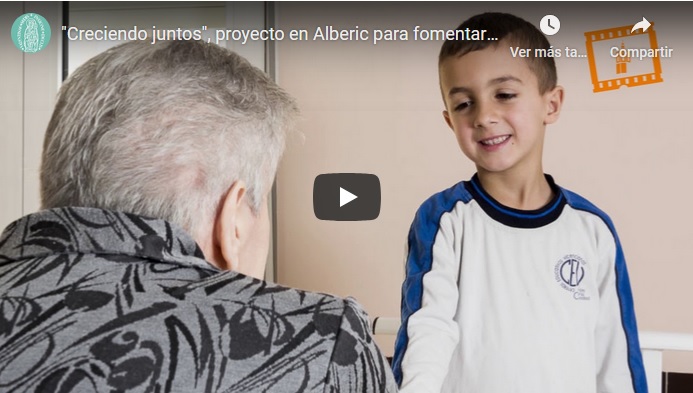 Mayores de Alberic envían un video de “ánimo y esperanza” a los escolares que les ayudaban hasta que empezó la pandemia 