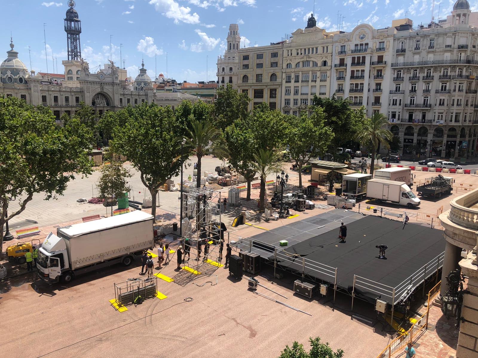 Valencia realiza esta noche el acto de homenaje a las víctimas de COVID en la Plaza del Ayuntamiento