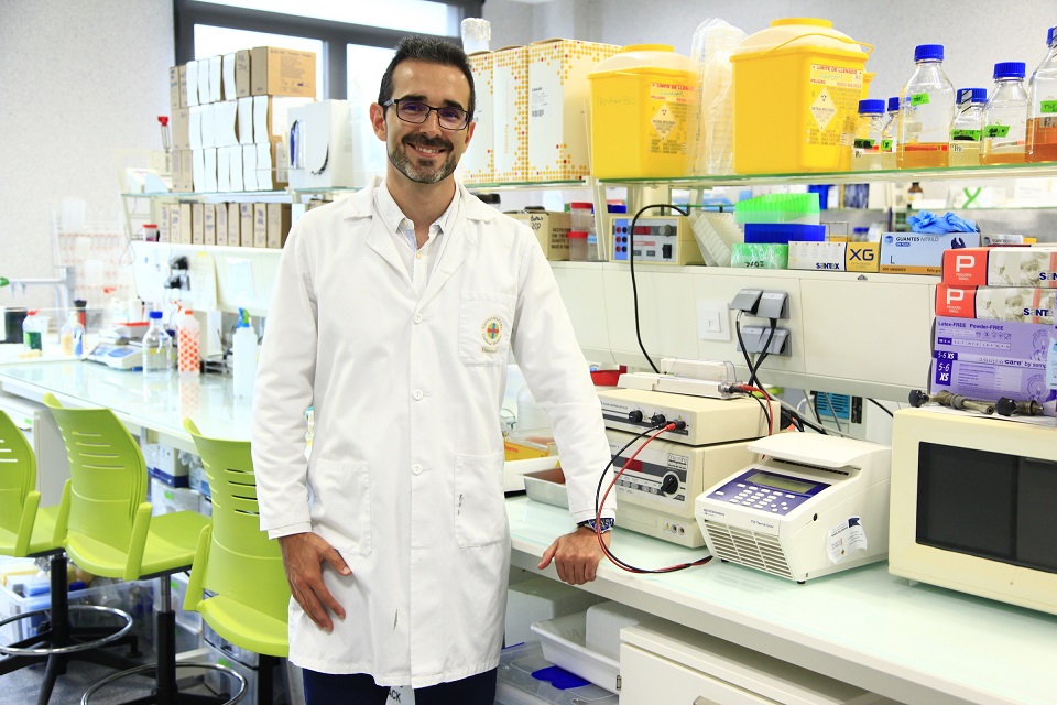 El profesor de la CEU UCH Juan José Quereda publica nuevos hallazgos sobre los mecanismos de infección por Listeria, junto a investigadores del Instituto Pasteur
