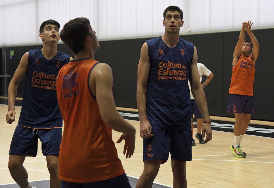 El equipo EBA del Valencia Basket arranca la pretemporada