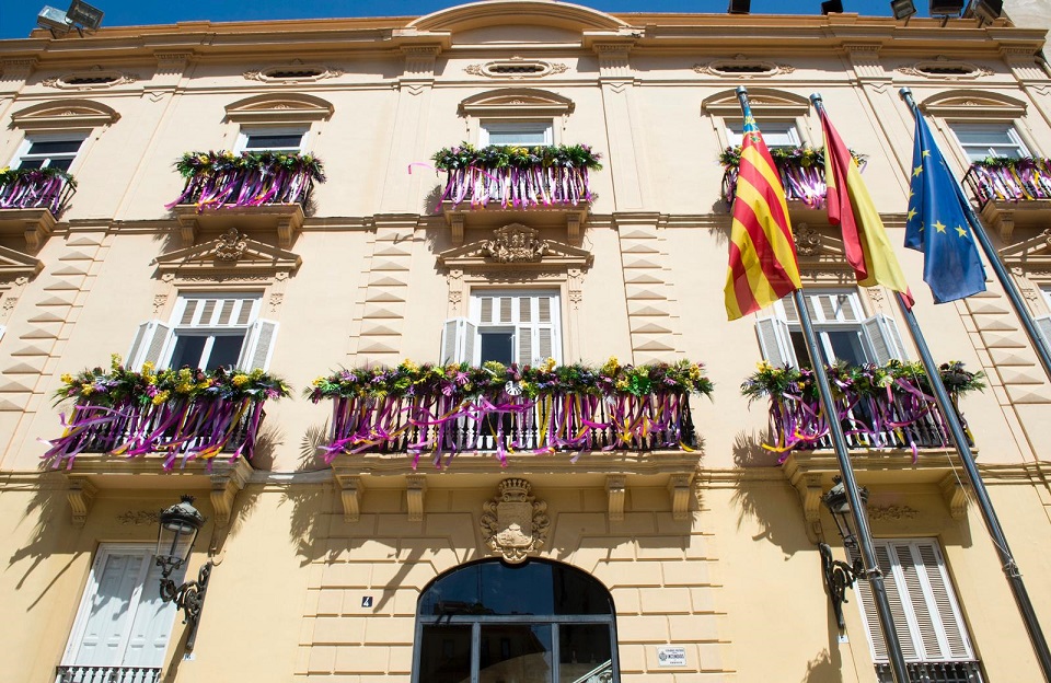 Los floristas recuperan la primavera decorando 20 municipios valencianos con ayuda de la Diputació