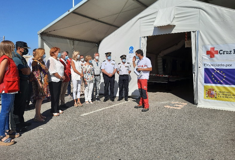 El hospital de campaña de Alicante ha acogido a 97 personas migrantes en aislamiento tras haber llegado en pateras con casos positivos de COVID-19