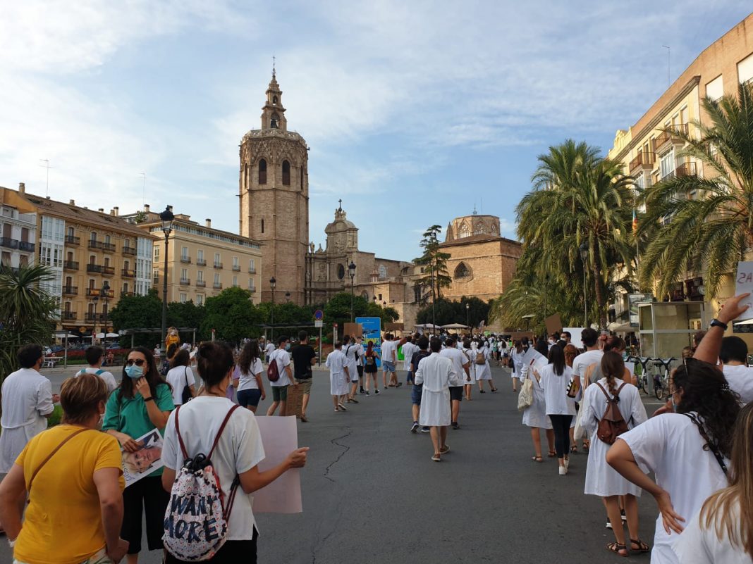 Los MIR vuelven a manifestarse ante la Generalitat Valenciana porque Sanitat no quiere negociar con ellos