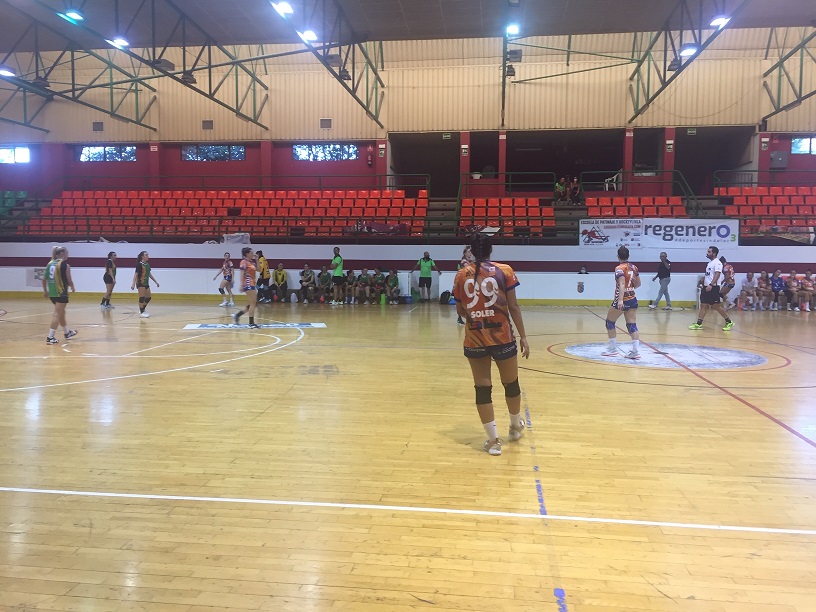 Victoria del Balonmano Mislata ante BM Castellón en un buen partido (29-18)