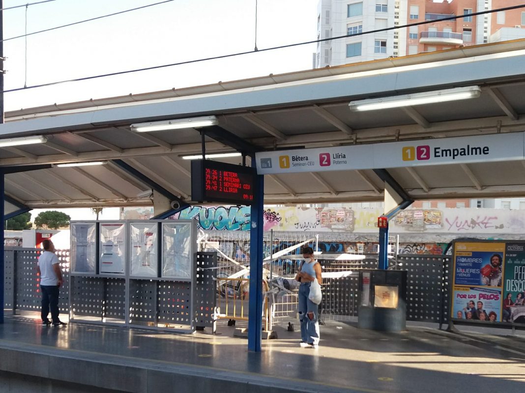 La Generalitat inicia las obras para completar el control de acceso a la estación de Empalme de Metrovalencia con una nueva línea de validación