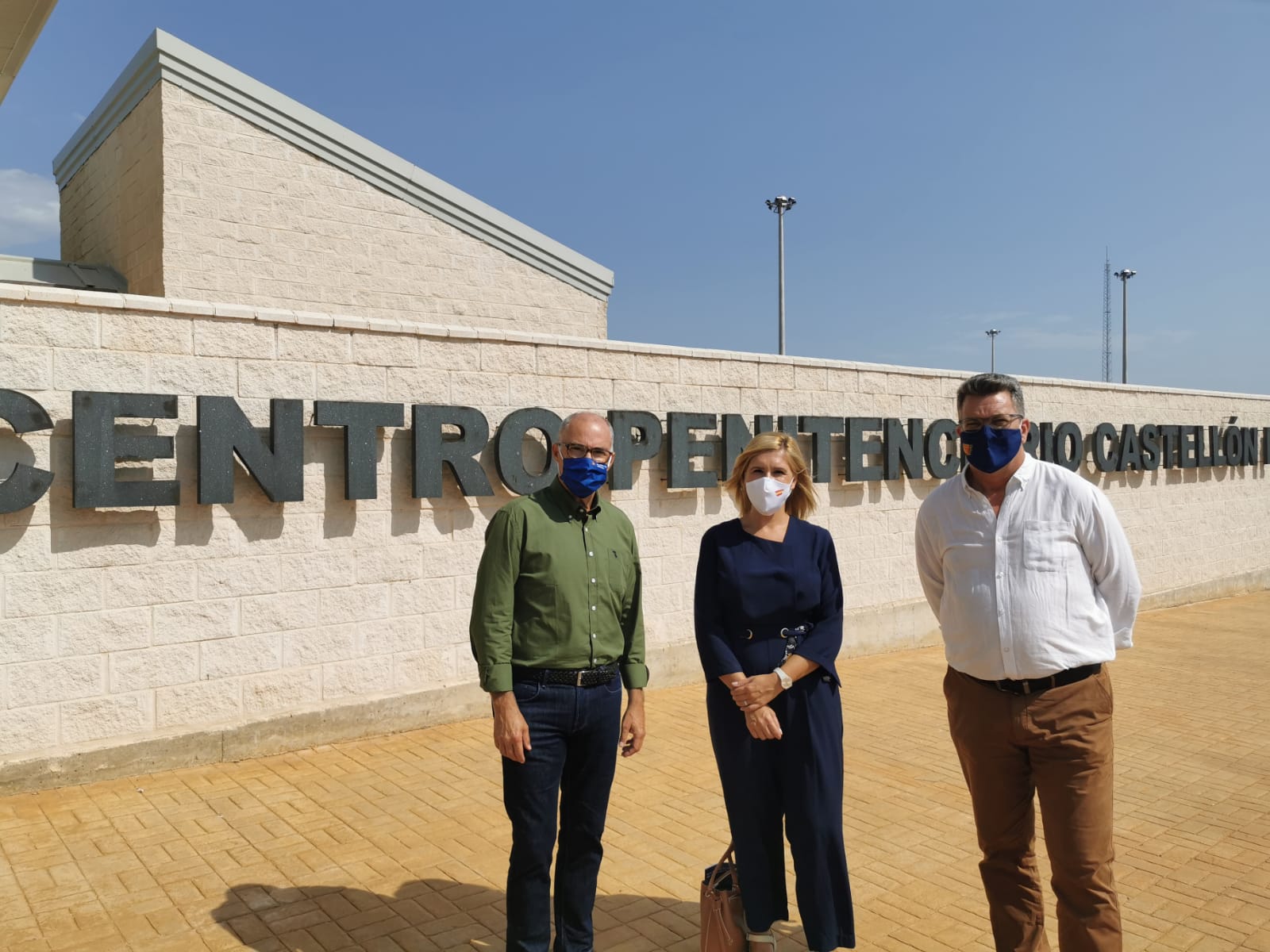 Los senadores Salomé Pradas, Fernando de Rosa y Vicente Martínez del Grupo Popular visitan el Centro Penitenciario de ALBOCÀSSER.