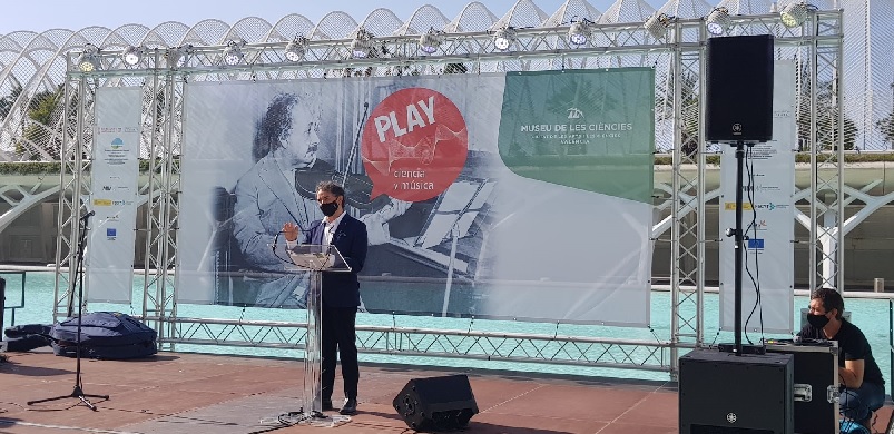 Colomer inaugura la nueva exposición 'Play. Ciencia y música' del Museu de les Ciències