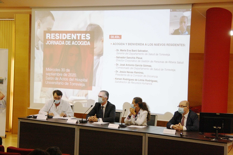 Ribera Salud da la bienvenida a la décima promoción MIR que comienza su formación en el Departamento de Salud de Torrevieja