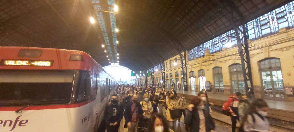 El sinsentido absoluto de las Cercanías de Valencia que producen más inmovilidad y más polución