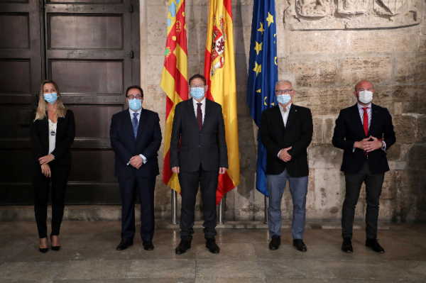 El President Puig junto a el alcalde Valencia, Joan Ribó; el presidente de la Diputación de Valencia, Toni Gaspar, y el vicepresidente de la Fundación CEDE, Ramón Adell.