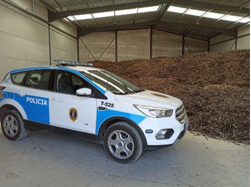 La Policía de la Generalitat interviene 632 toneladas de algarrobas robadas